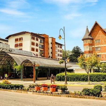 Apartamento na rua coberta Gramado Exterior foto